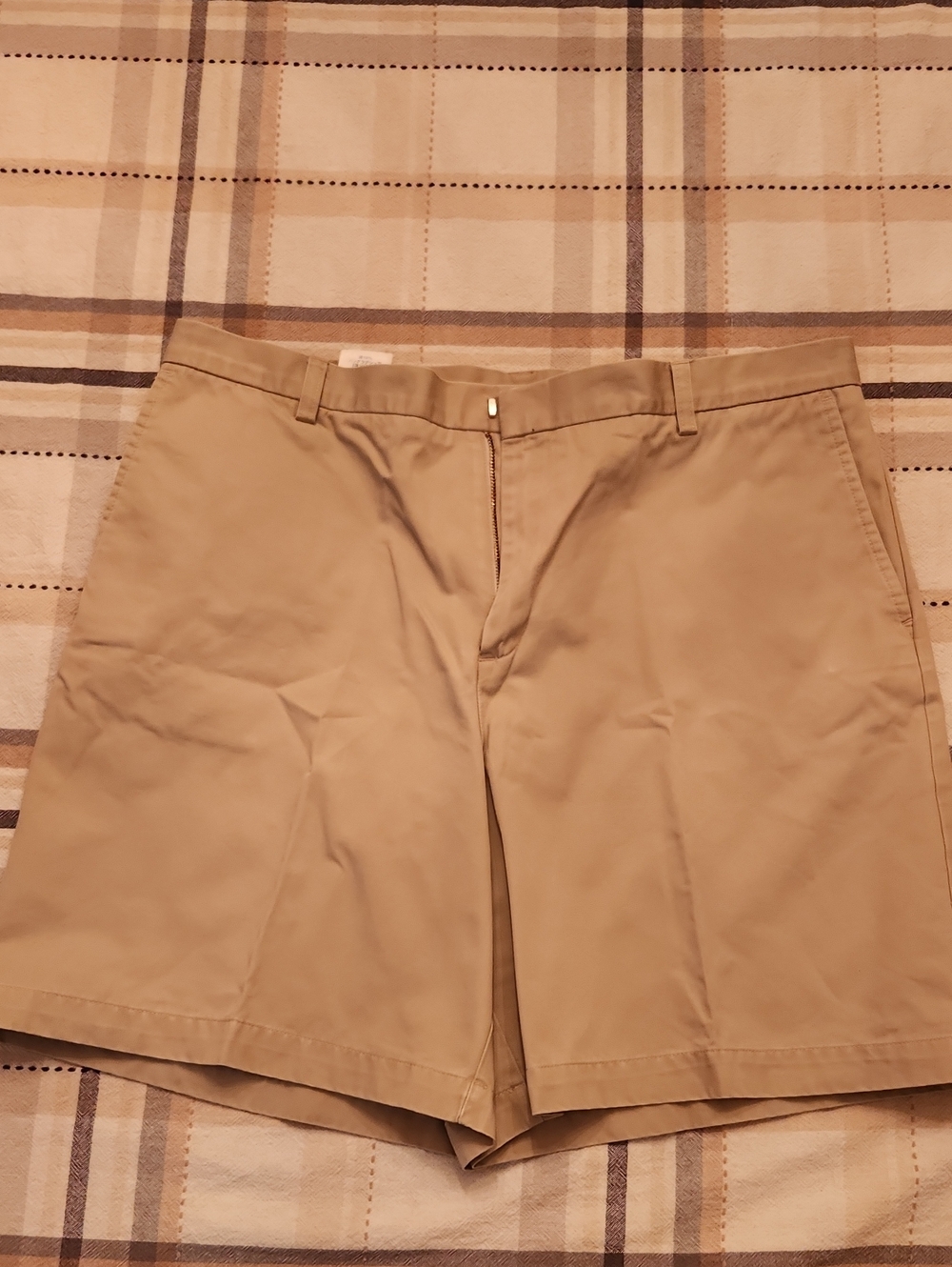 Lands' End Women's Khaki Flat-Front Chino Shorts Size 14